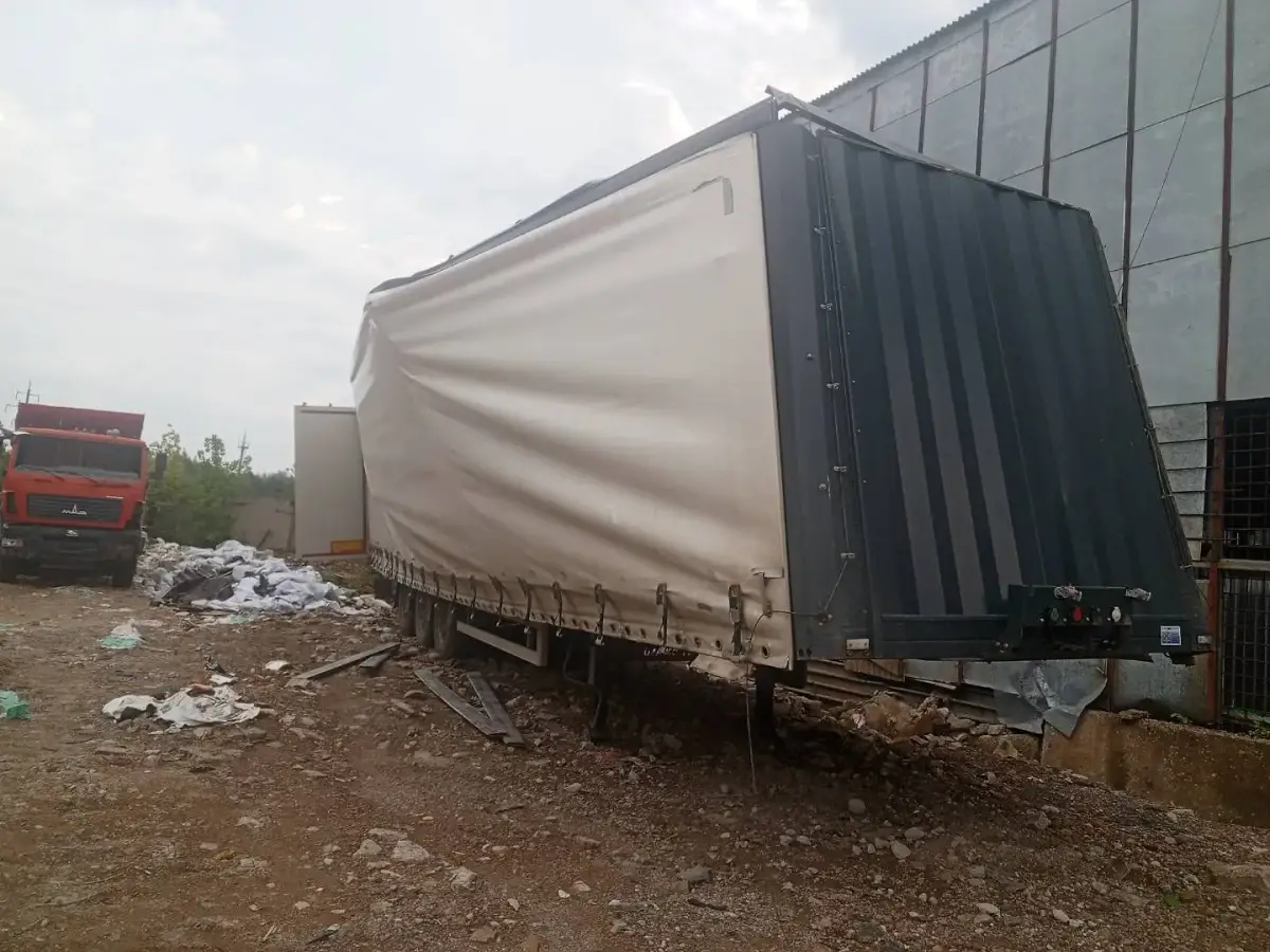 Uat SCFG* Полуприцеп Бортовой/Шторный, фото 3