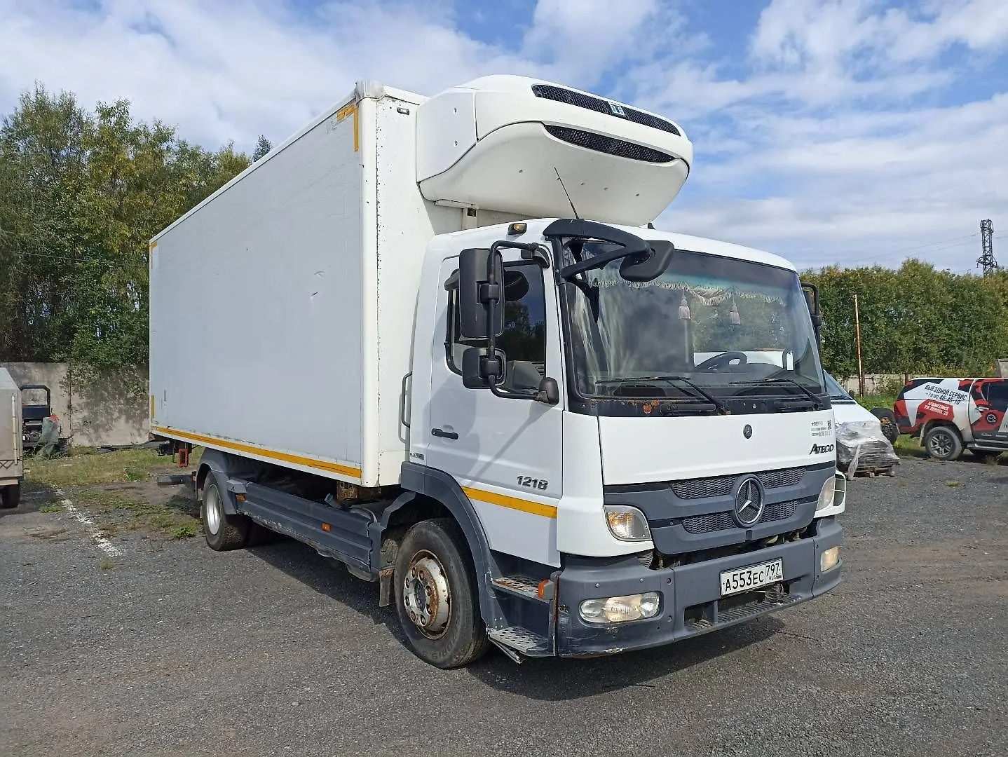 Mercedes-Benz ATEGO 4x2 рефрижератор с гидробортом, фото 2