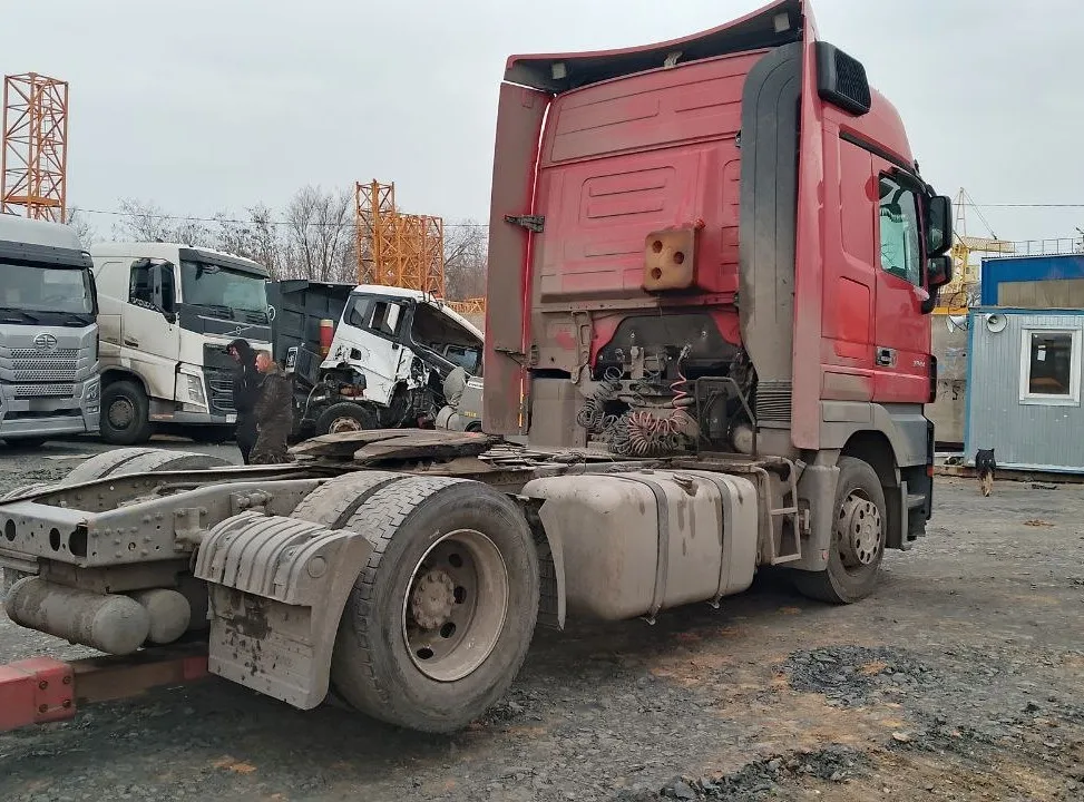 Mercedes-Benz Actros 4x2 Седельный тягач, фото 3