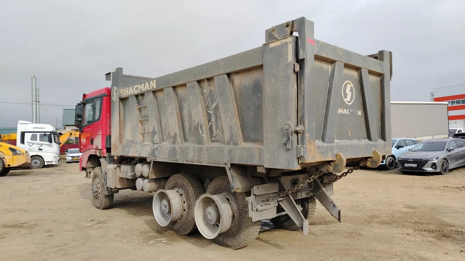 Shacman SX* 6x6 Самосвал, фото 4