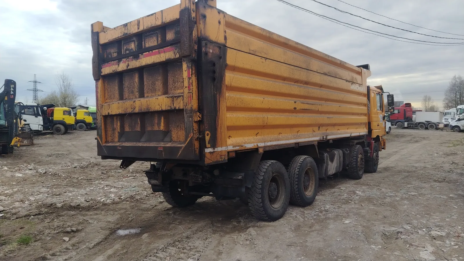 Shacman SX3318DT366 8x4 Самосвал, фото 3