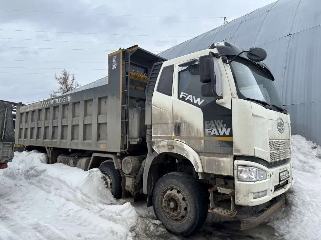 FAW CA 3310 8x4 Самосвал, фото 2