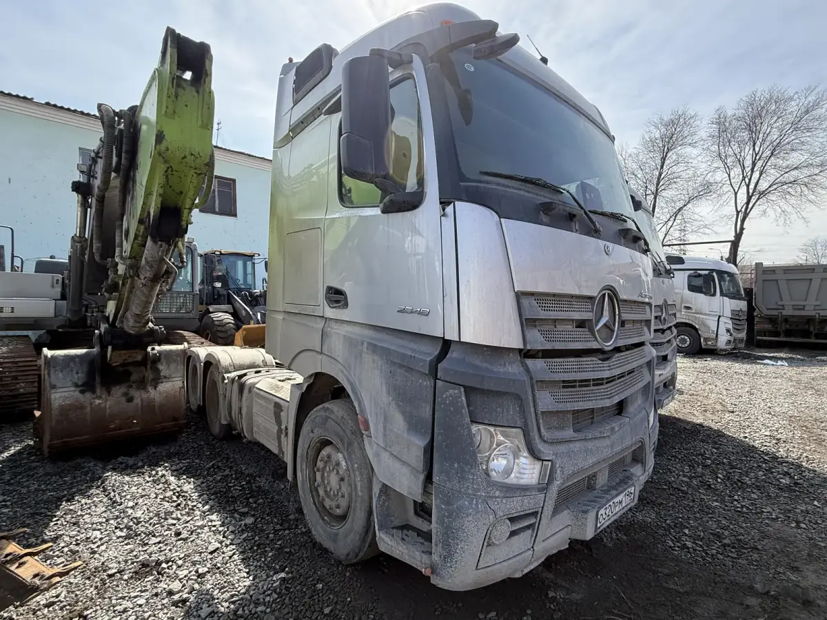 Mercedes-Benz Actros 6x4 Седельный тягач, фото 2