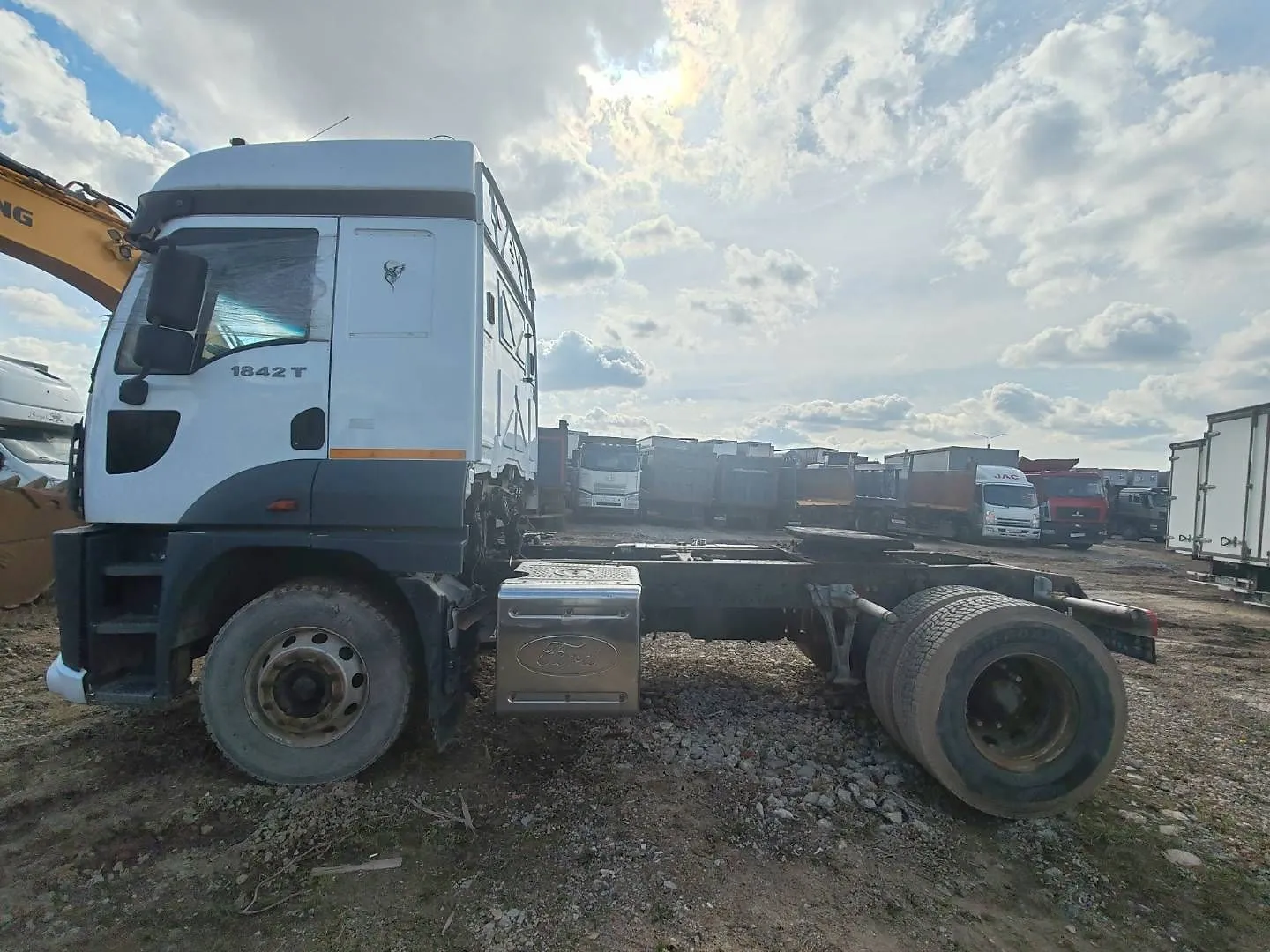 Ford Cargo 4x2 Седельный тягач, фото 4
