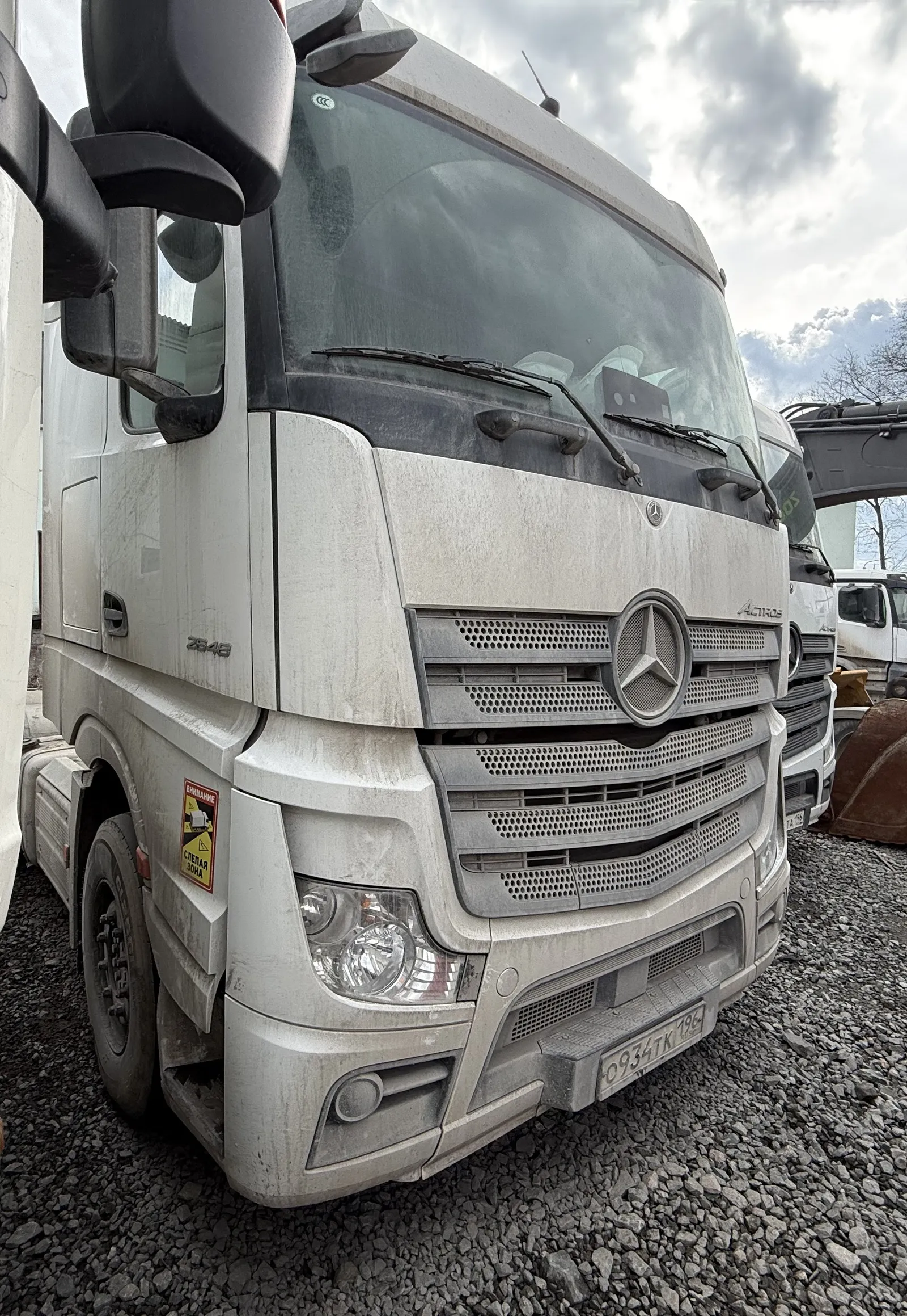 Mercedes-Benz Actros 6x4 Седельный тягач, фото 2