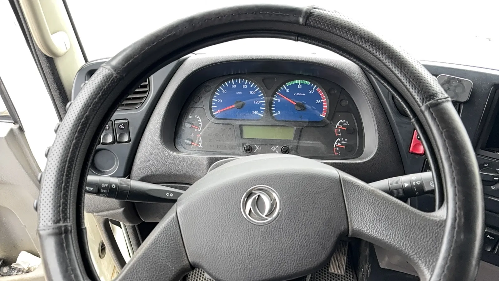 DONGFENG DFH 8x4 Самосвал, фото 5