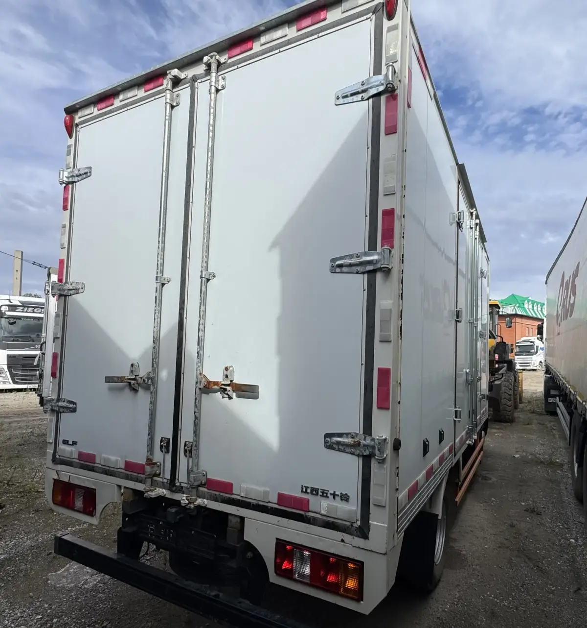 ISUZU ELF 4.5 (EC7) 4x2 Изотермический/рефрижератор, фото 3