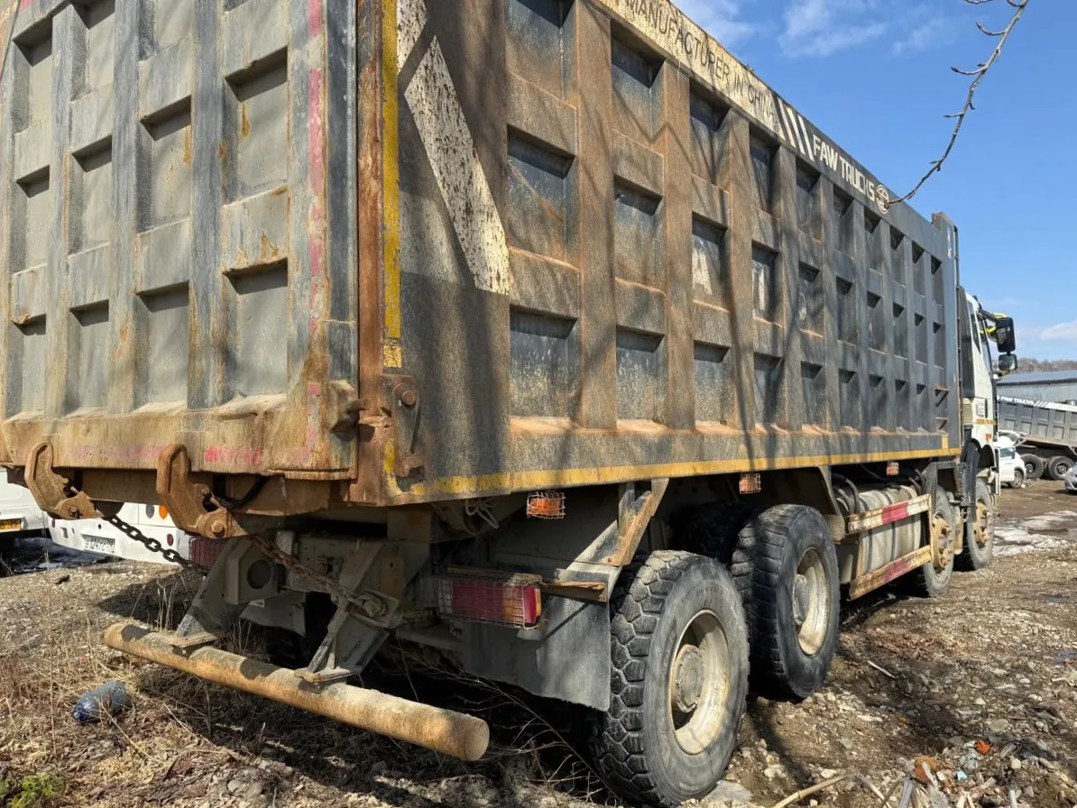 FAW CA 3310 8x4 Самосвал, фото 3
