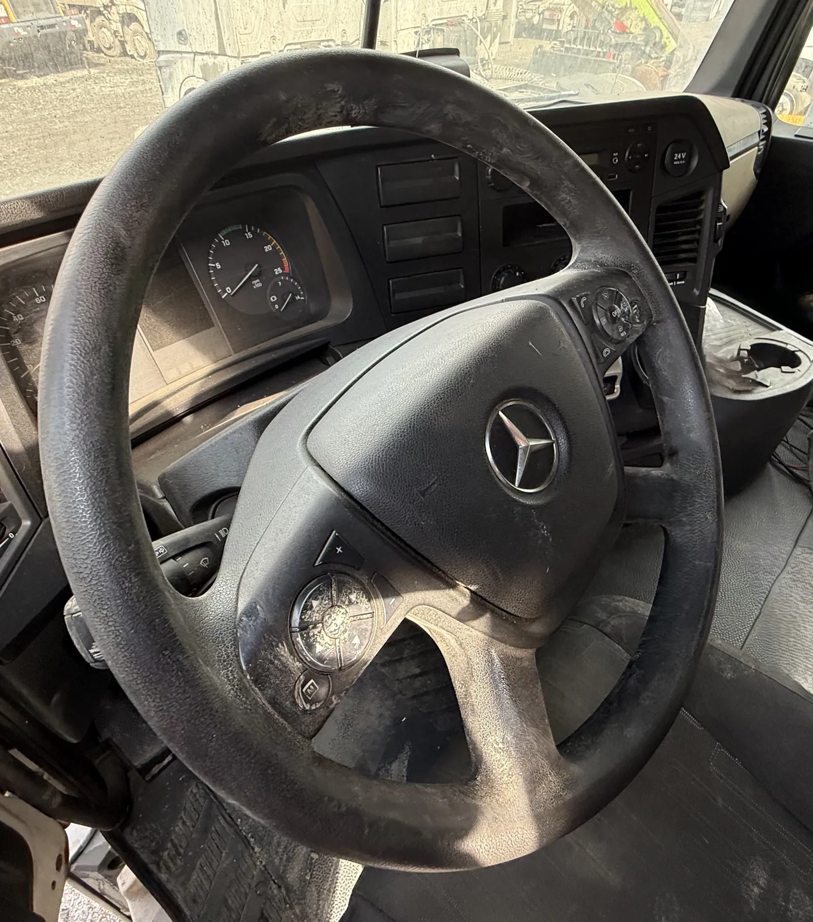 Mercedes-Benz Actros 6x4 Седельный тягач, фото 5