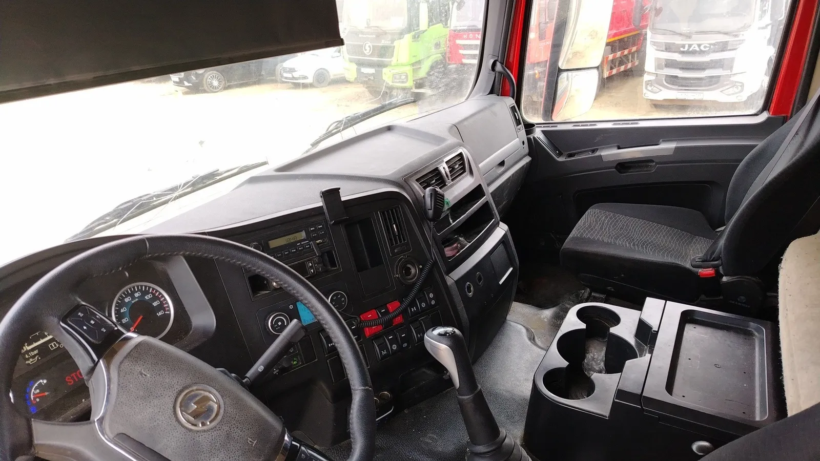 Shacman SX* 6x6 Самосвал, фото 5