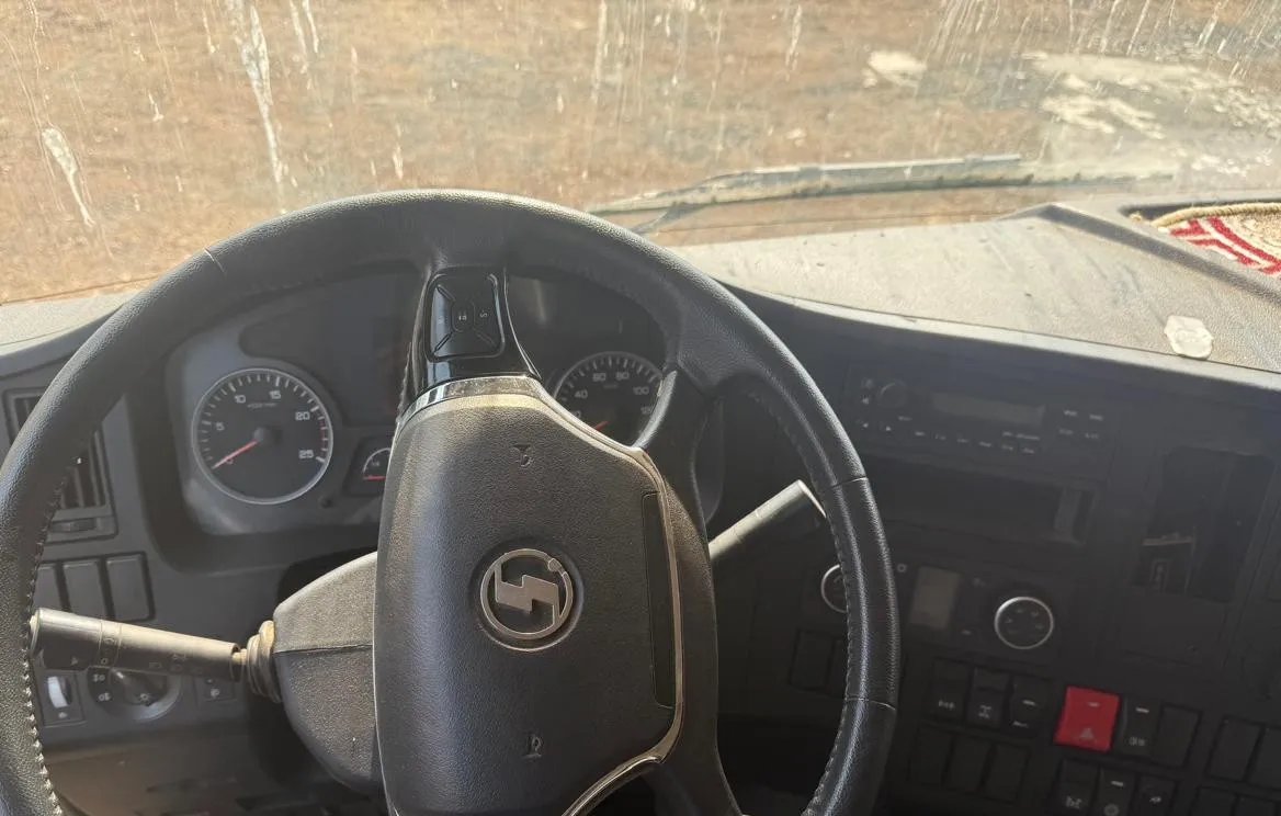 Shacman SX* 8x4 Самосвал, фото 5