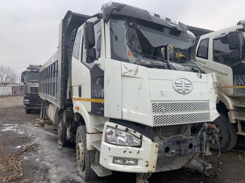 FAW CA 3310 8x4 Самосвал, фото 2