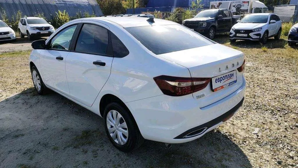 LADA Vesta седан Комфорт 1.6 106 л.с. МТ, фото 4