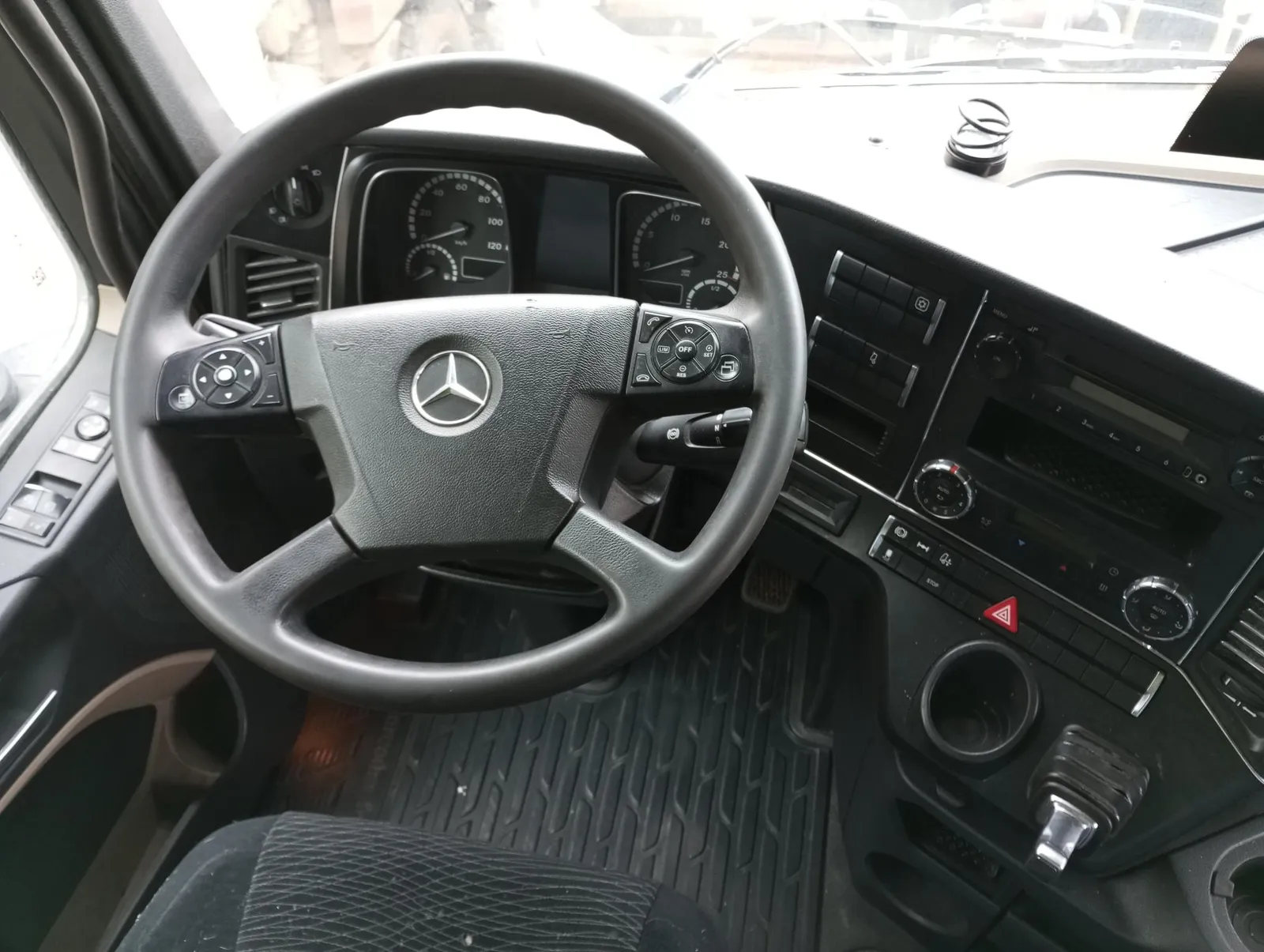 Mercedes-Benz Actros 4x2 Седельный тягач, фото 4