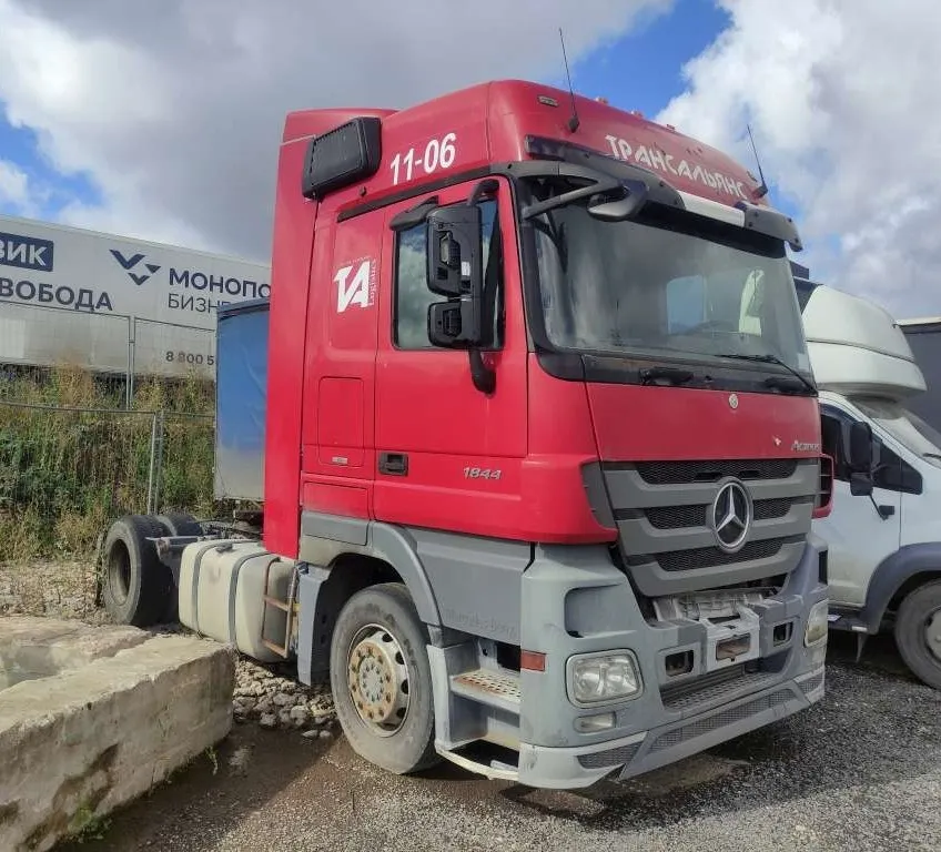 Mercedes-Benz Actros 4x2 Седельный тягач, фото 2