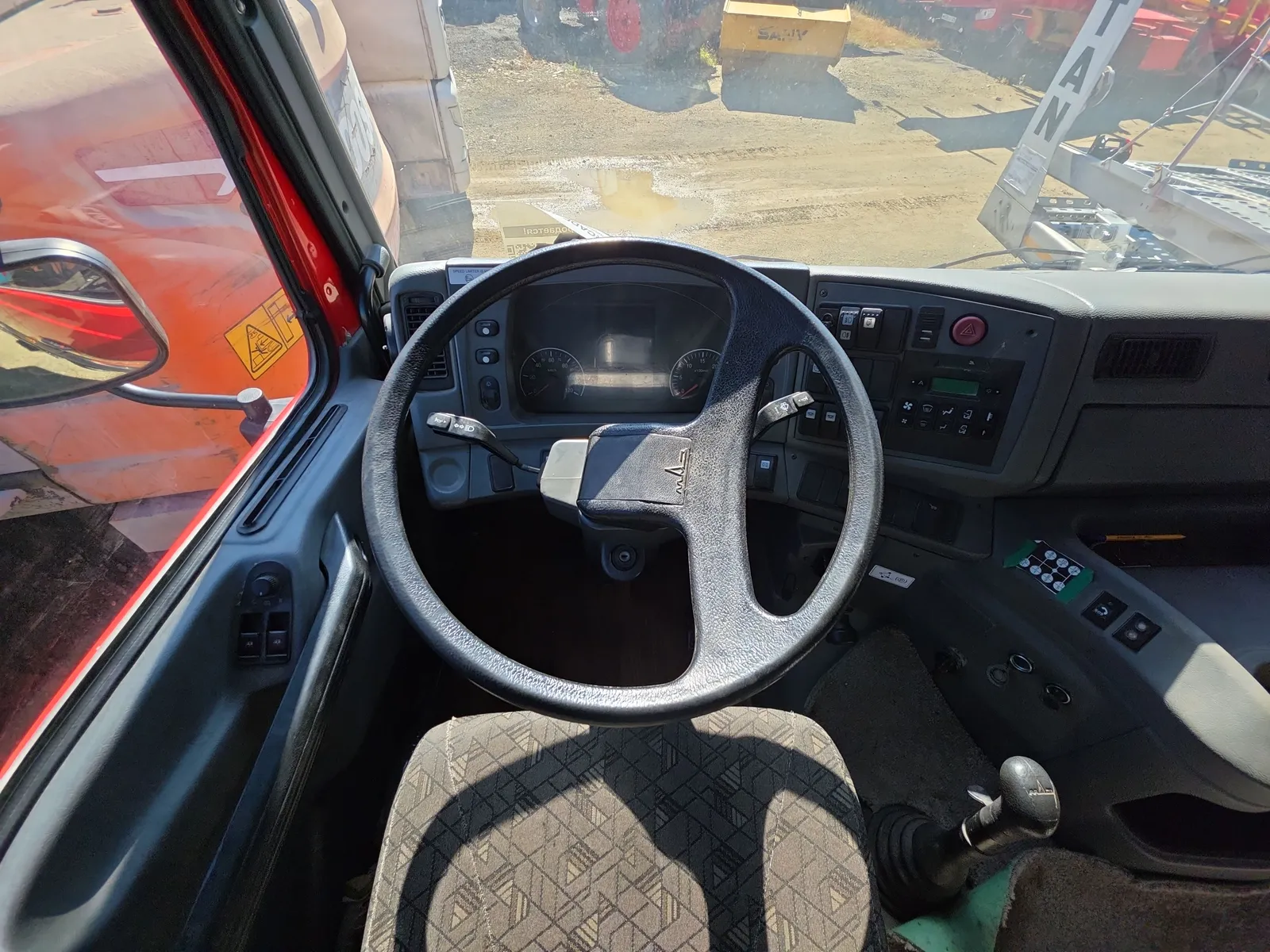МАЗ 6501* 6x4 Самосвал, фото 5