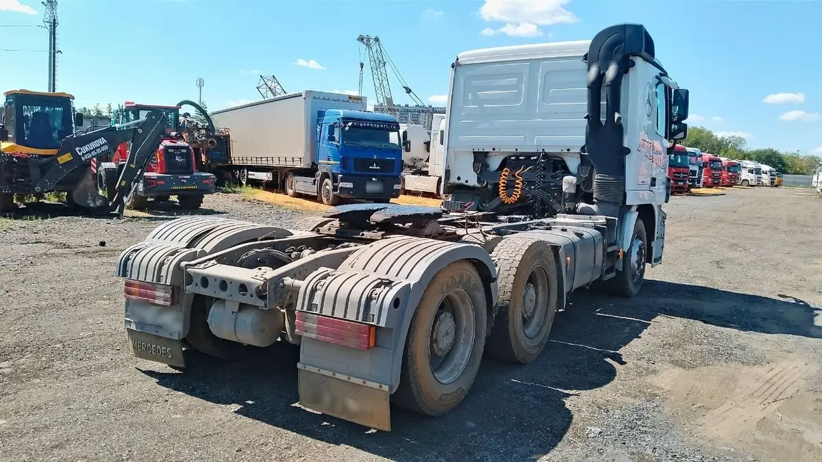 Mercedes-Benz Actros 6x4 Седельный тягач, фото 3