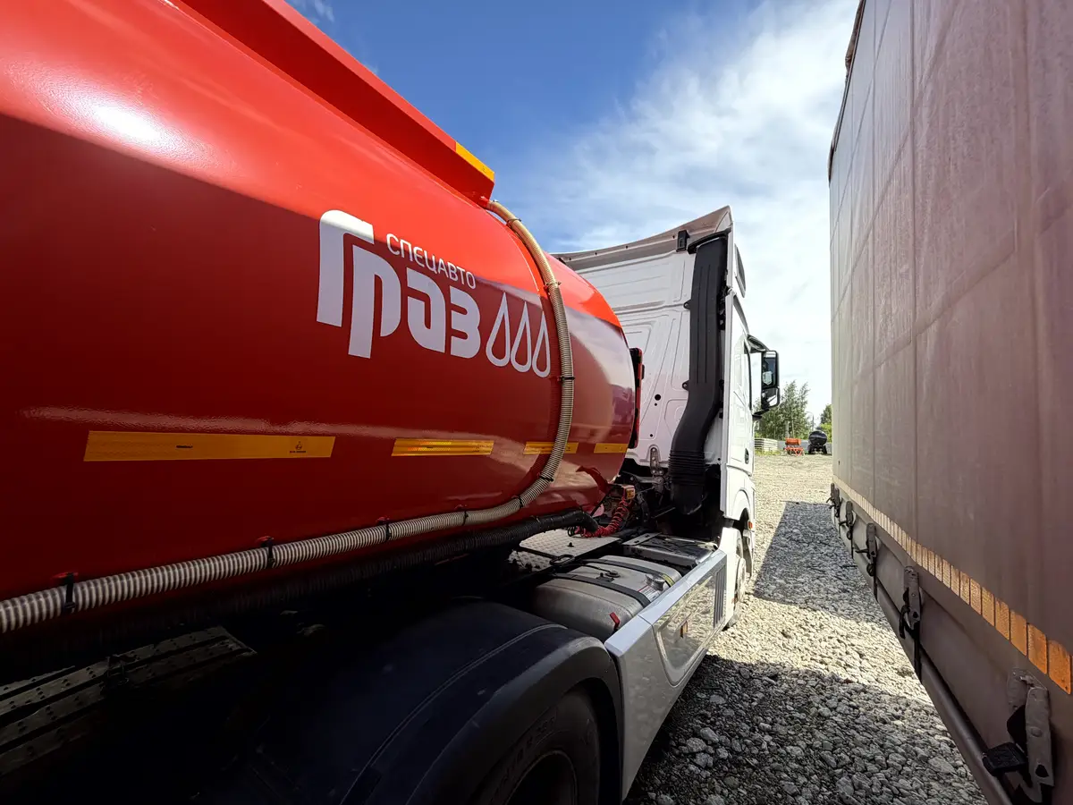 Mercedes-Benz Actros 4x2 Седельный тягач, фото 3