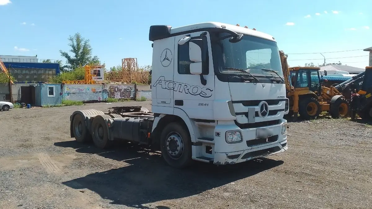 Mercedes-Benz Actros 6x4 Седельный тягач, фото 2