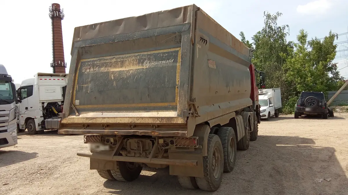 Volvo FMX 8x4 Самосвал, фото 3