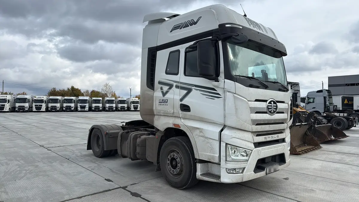 FAW J7 4x2 Седельный тягач, фото 2