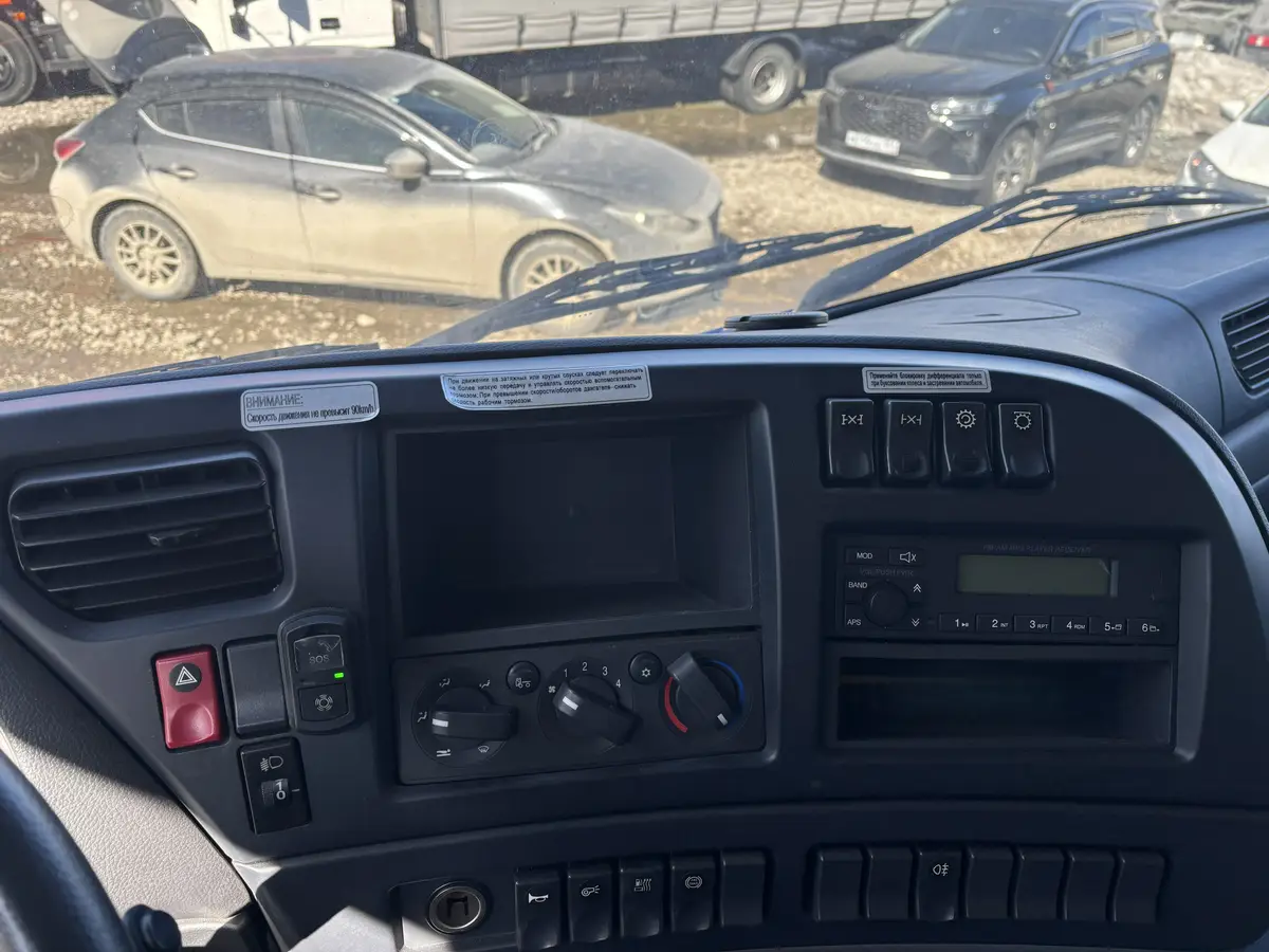 DONGFENG KC 8x4 Самосвал, фото 4