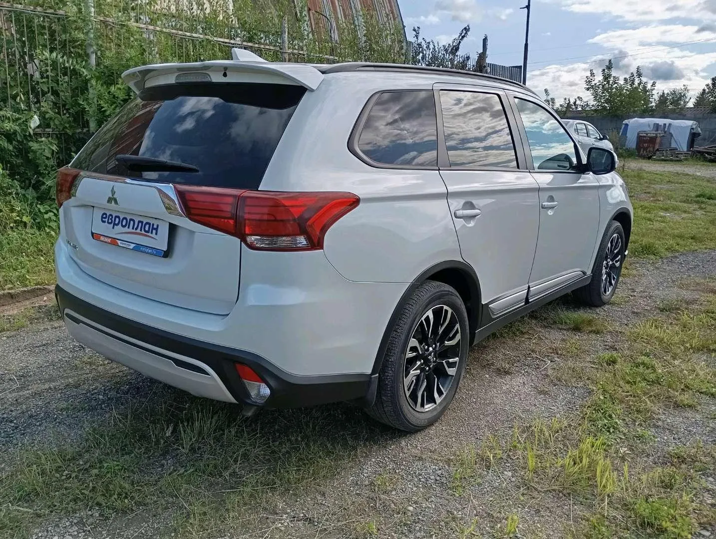 Mitsubishi Outlander Интенс+ 2.0 Вариатор, фото 3