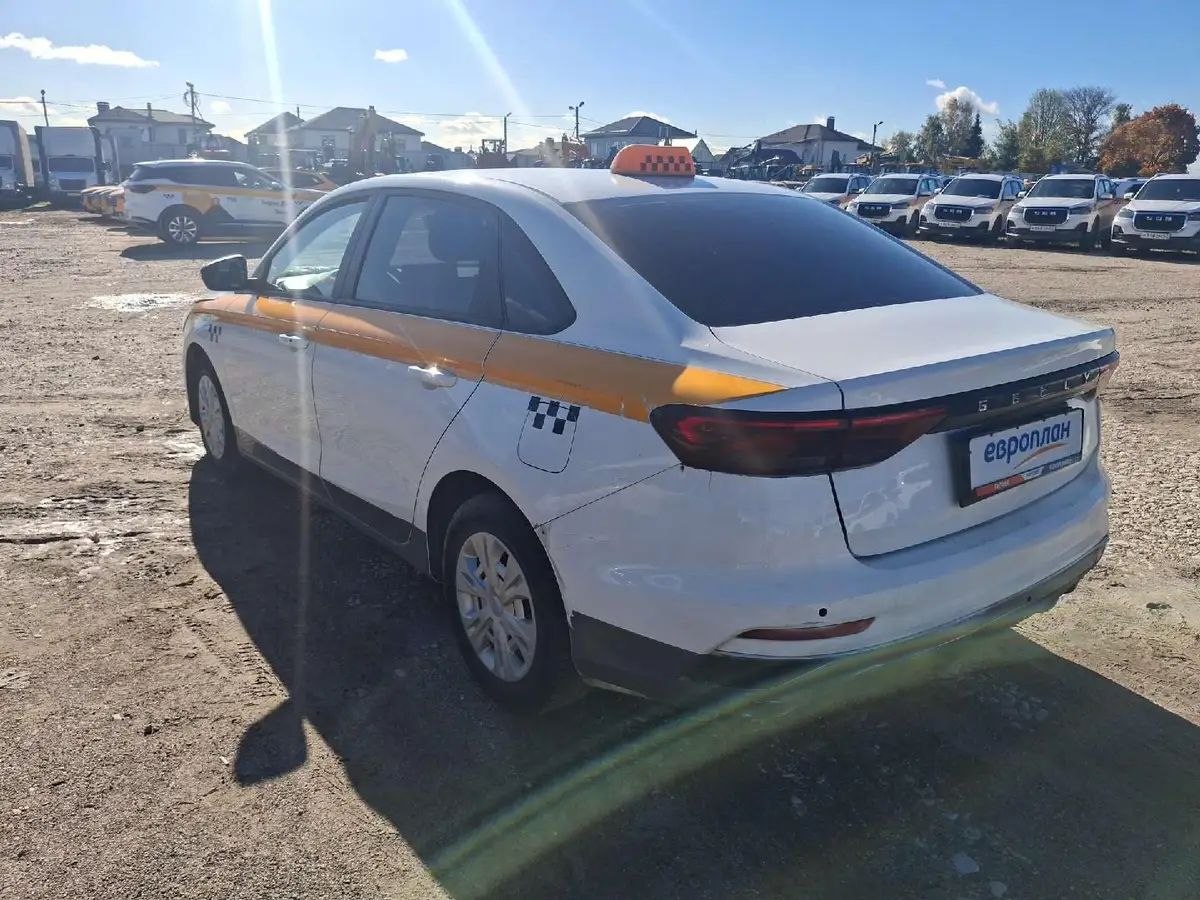 Geely Emgrand, фото 4