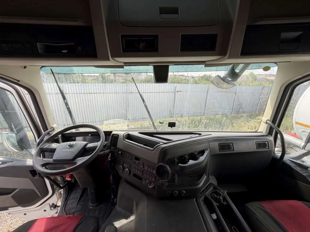 Volvo FM 6x2 Седельный тягач, фото 5