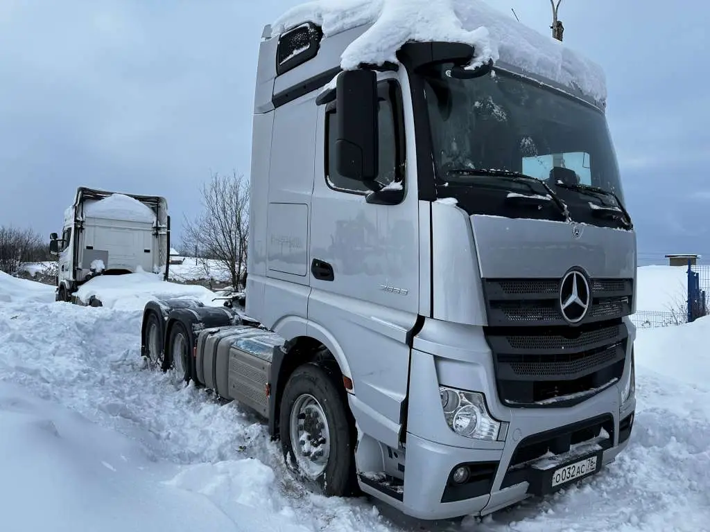 Mercedes-Benz Actros 6x4 Седельный тягач, фото 2