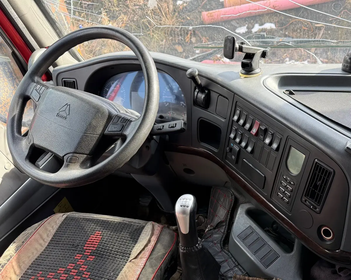 HOWO ZZ* 6x4 Самосвал, фото 5