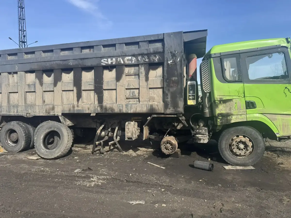 Shacman SX* 8x4 Самосвал, фото 5