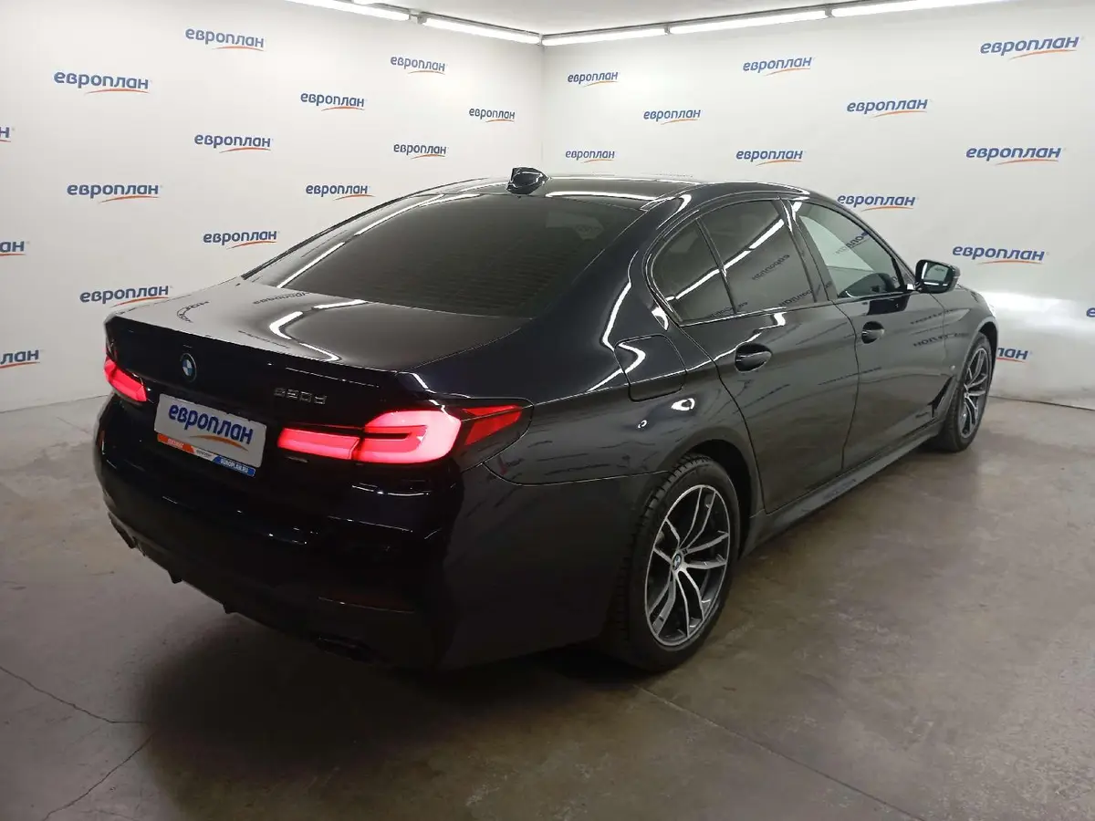 BMW 5 серия 520д полный привод М Спорт Пьюр, фото 3