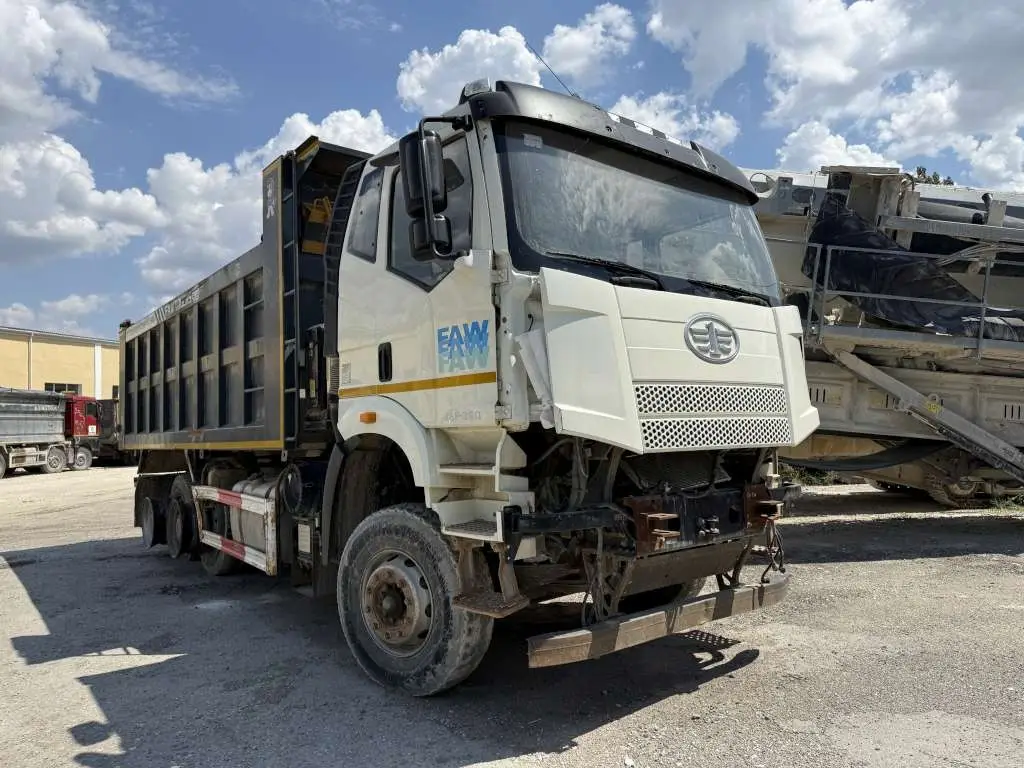 FAW CA 3250 6x4 Самосвал, фото 2