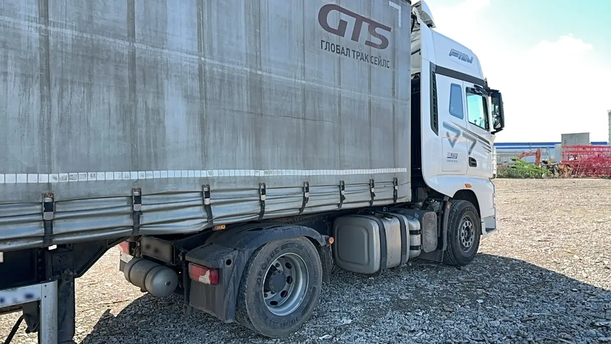FAW J7 4x2 Седельный тягач, фото 3