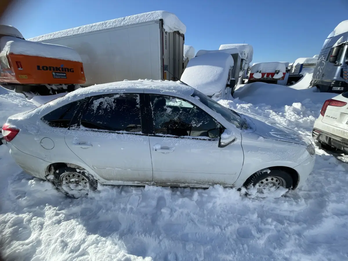 LADA Granta Лифтбек, фото 3