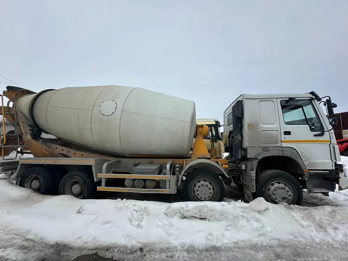 HOWO ZZ* 8x4 Автобетоносмеситель, фото 3