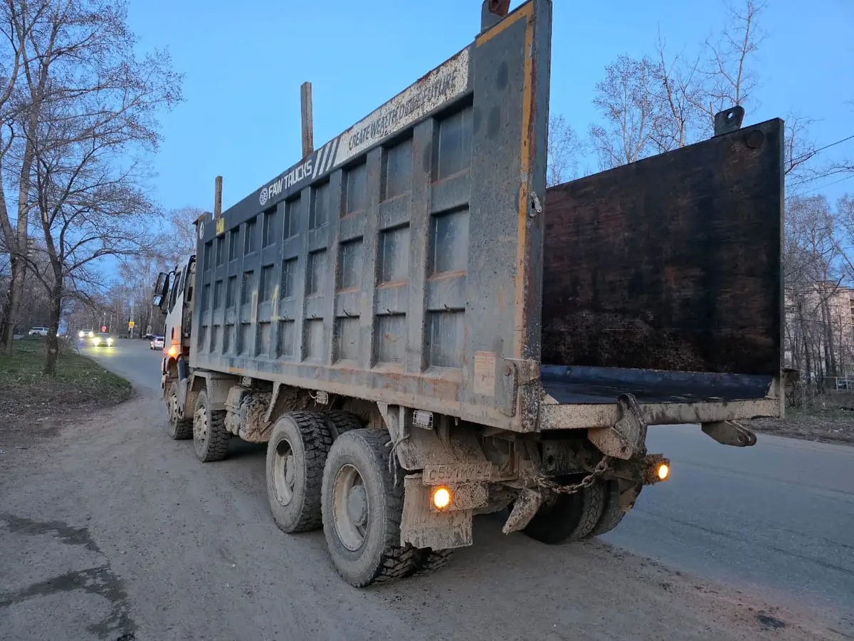 FAW CA 3310 8x4 Самосвал, фото 4