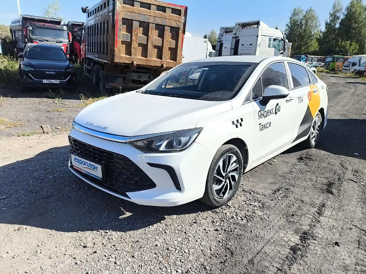 BAIC Ю5 Плюс (U5 Plus), фото 2
