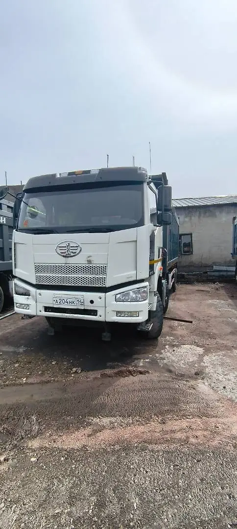 FAW J6 8x4 Самосвал, фото 3