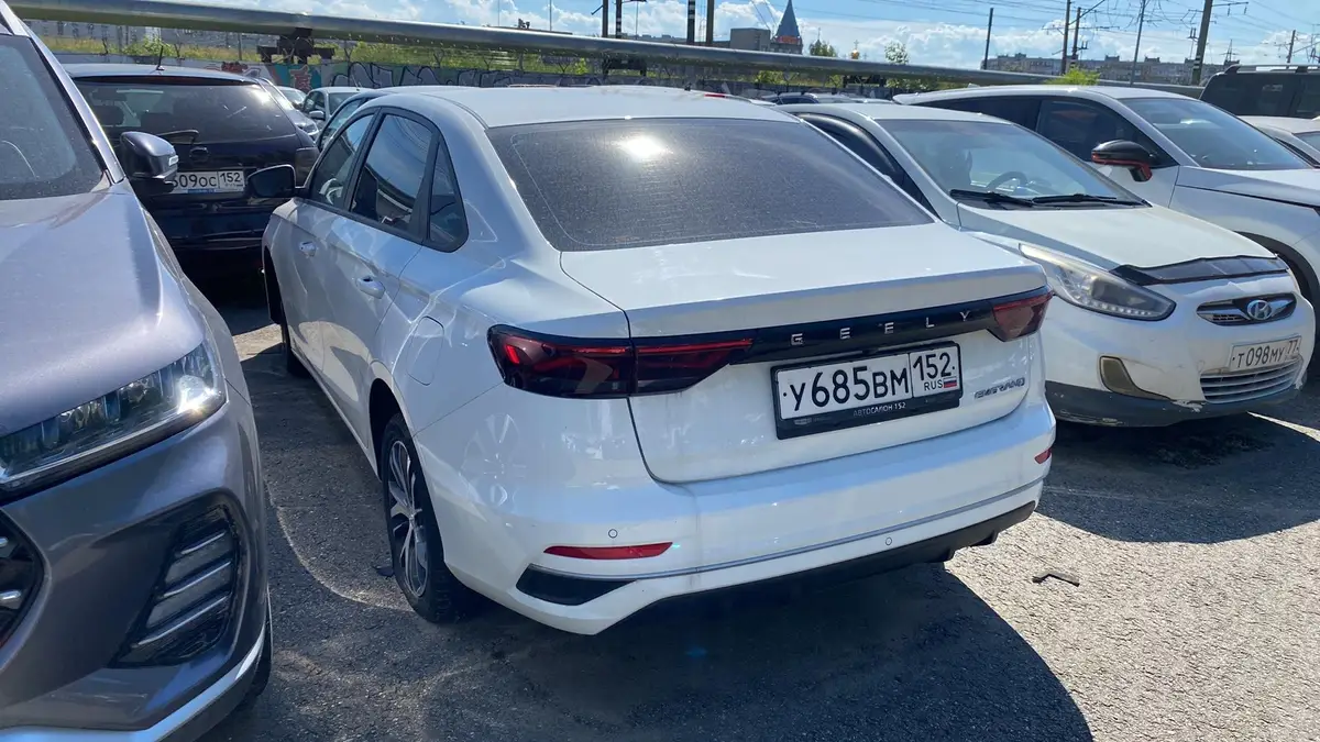 Geely Emgrand Люкс 1.5 АТ, фото 3