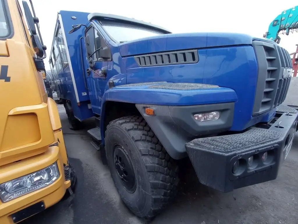 Ural 32552 4x4 Вахтовый автобус, фото 2