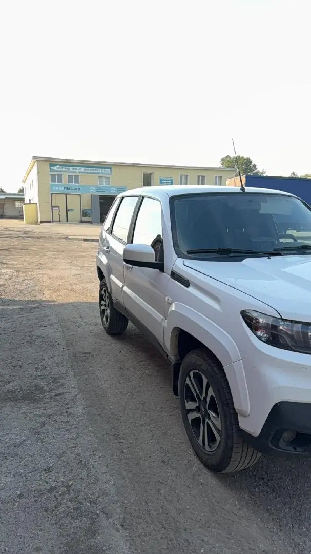 LADA Niva Travel Люкс 1.7 80 л.с. МТ, фото 2