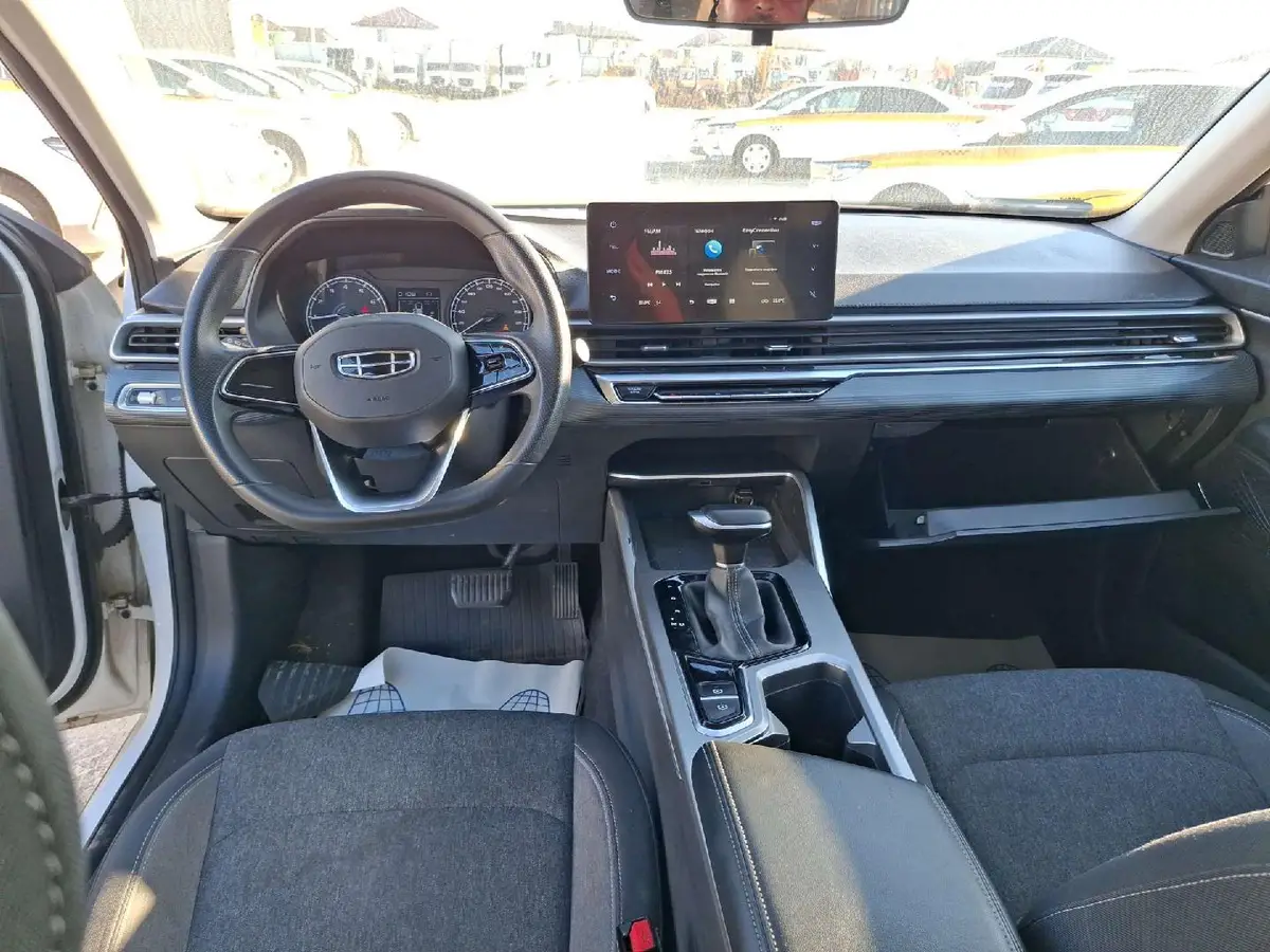 Geely Emgrand, фото 5