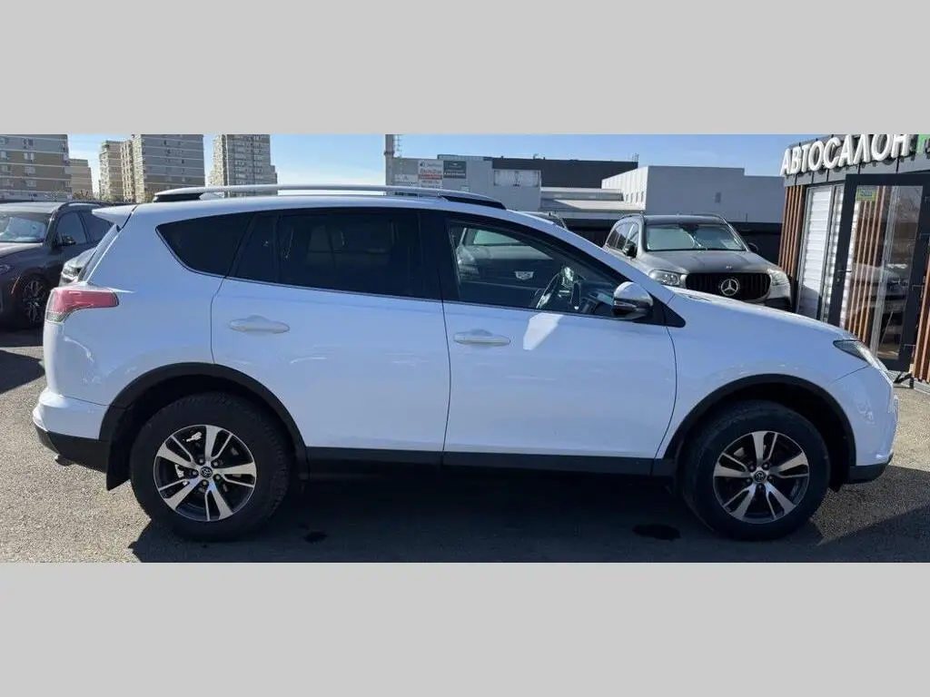 Toyota RAV4, фото 4