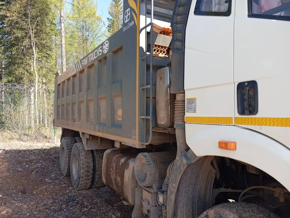FAW J6 6x4 Самосвал, фото 3