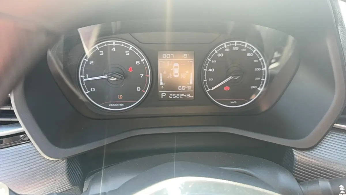 Geely Emgrand Комфорт 1.5 АТ, фото 5