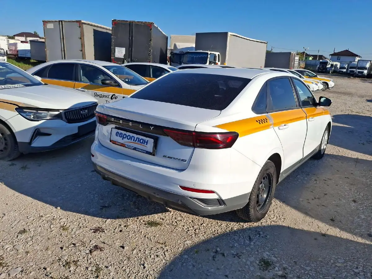 Geely Emgrand, фото 3