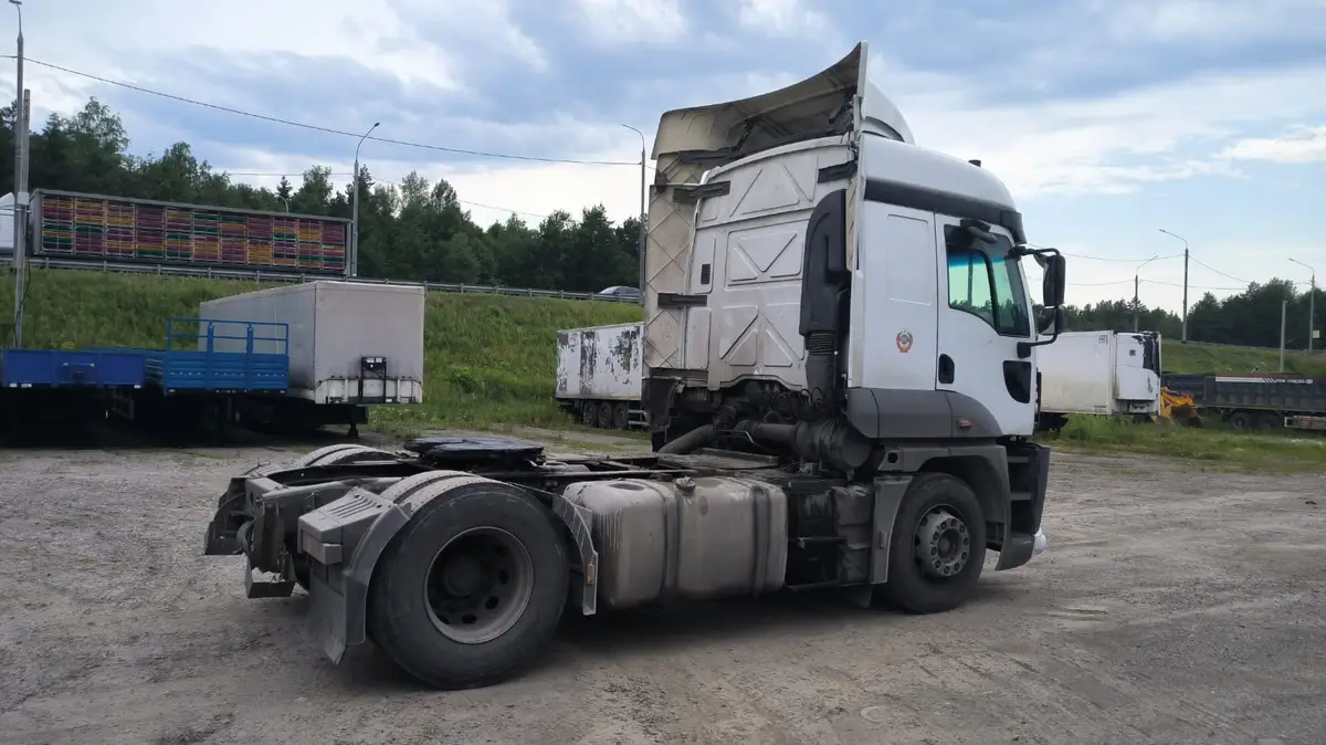 Ford Cargo 4x2 Седельный тягач, фото 3