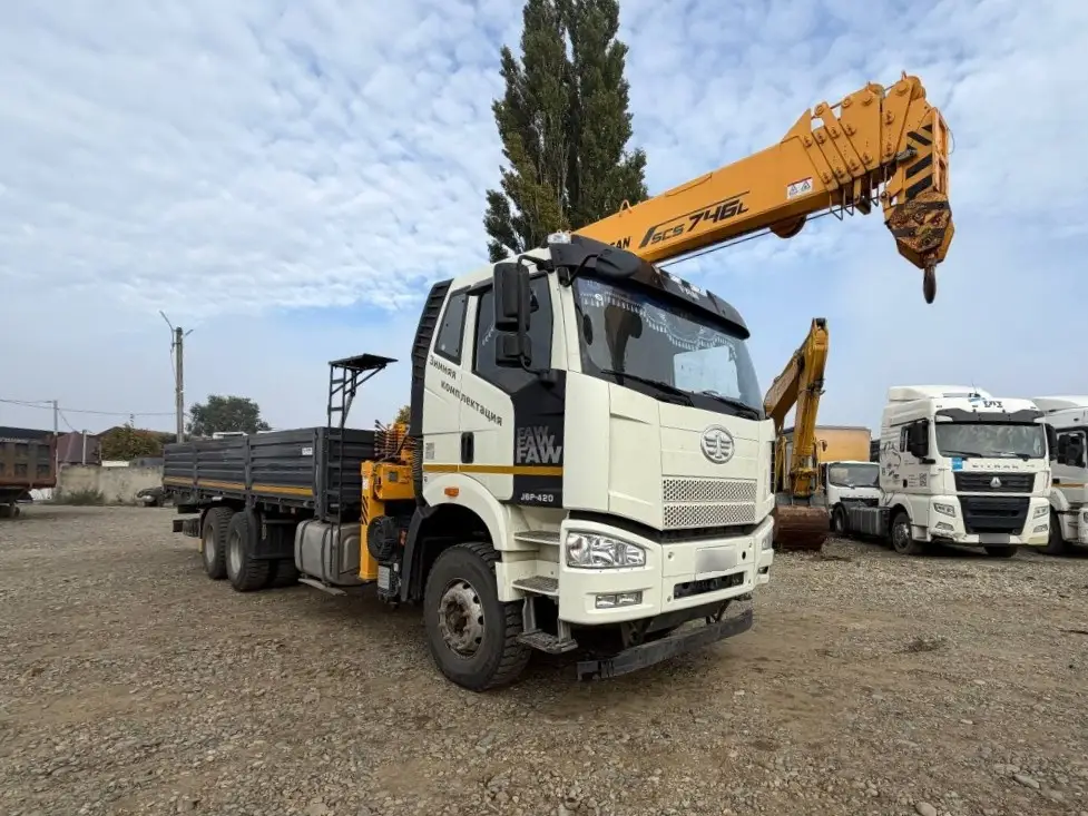 Строительные Подъемные Машины 7327* на шасси FAW CA 3250 6x4 Бортовой с КМУ, фото 2